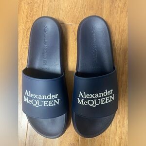 Alexander McQueen rubber sandal (men) size 44e or 11 US. Navy/White.